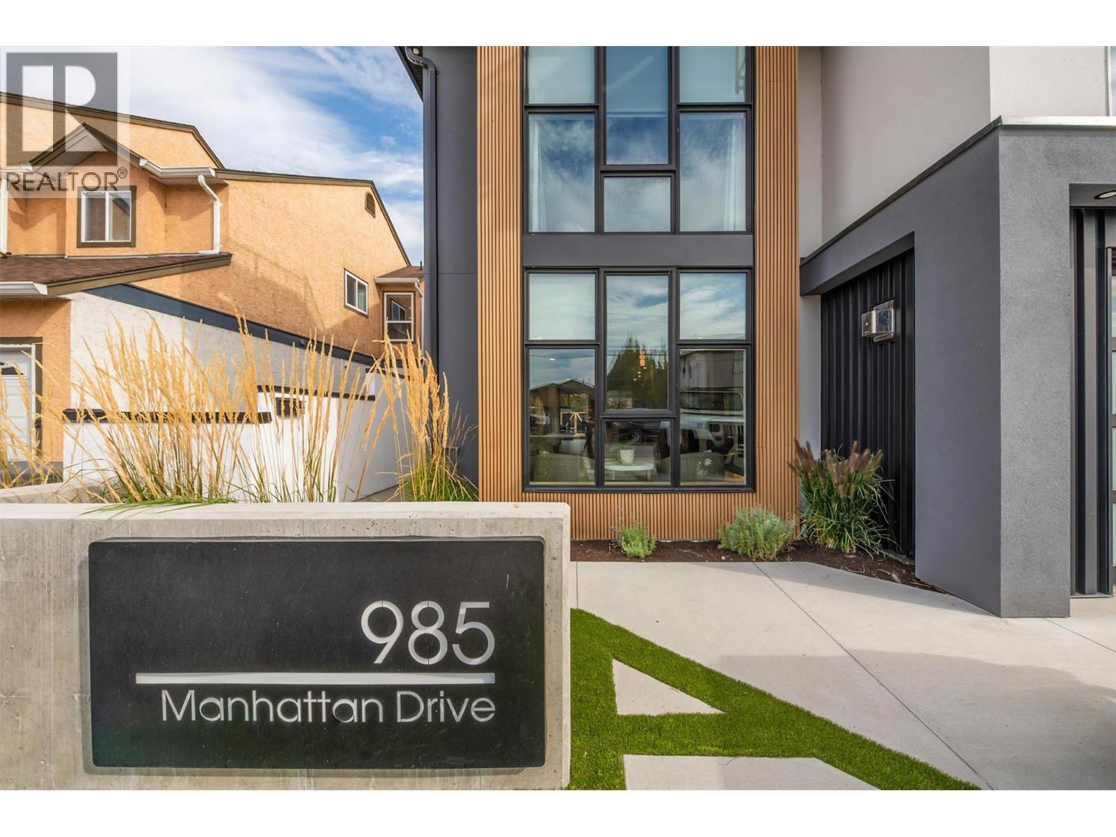 Picture for 985 Manhattan  Drive https://www.cirrealty.ca/reb/bc/2/10365432_8.jpg