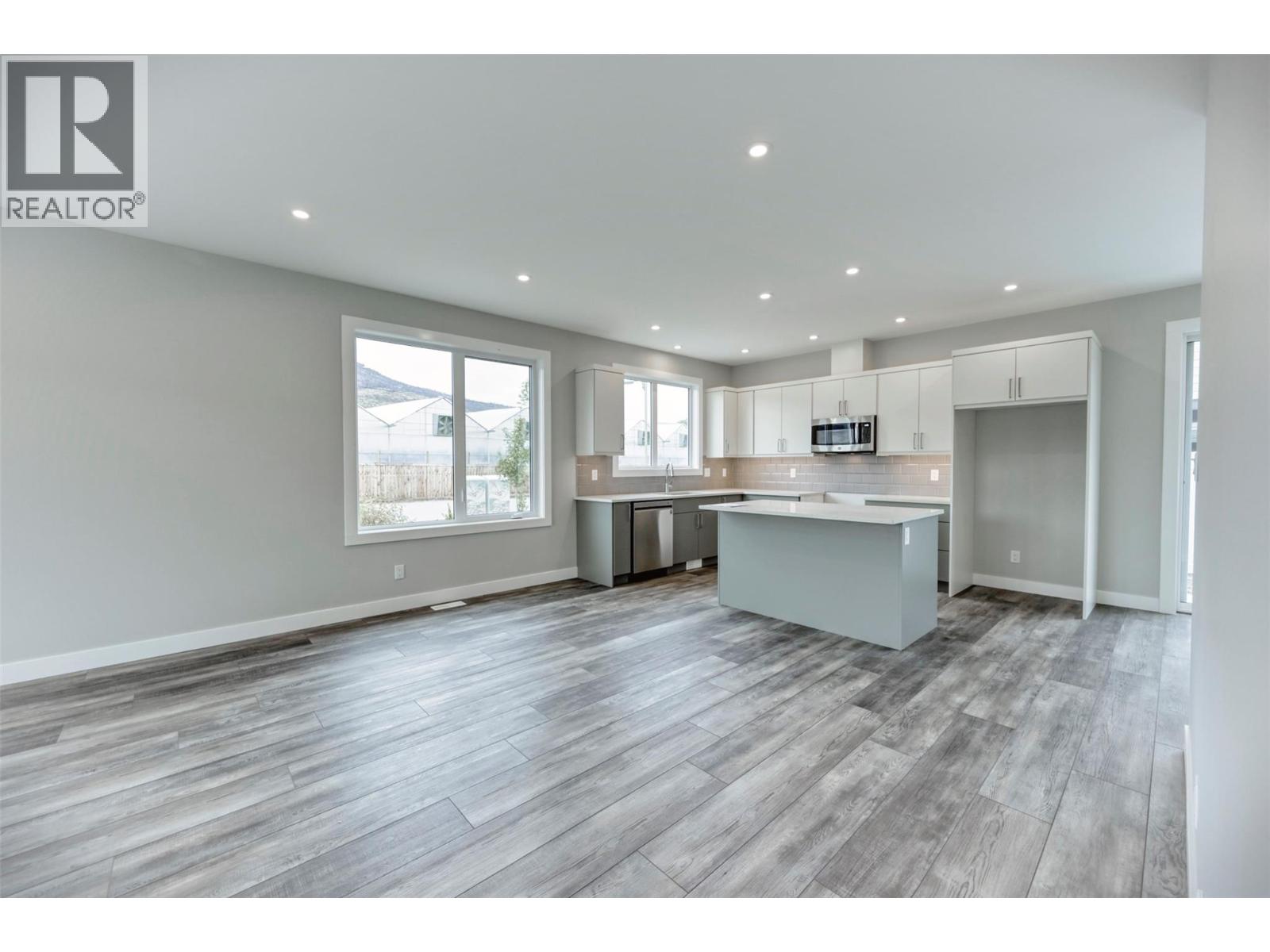 Picture for 3 Wood Duck  Way https://www.cirrealty.ca/reb/bc/2/10365572_12.jpg