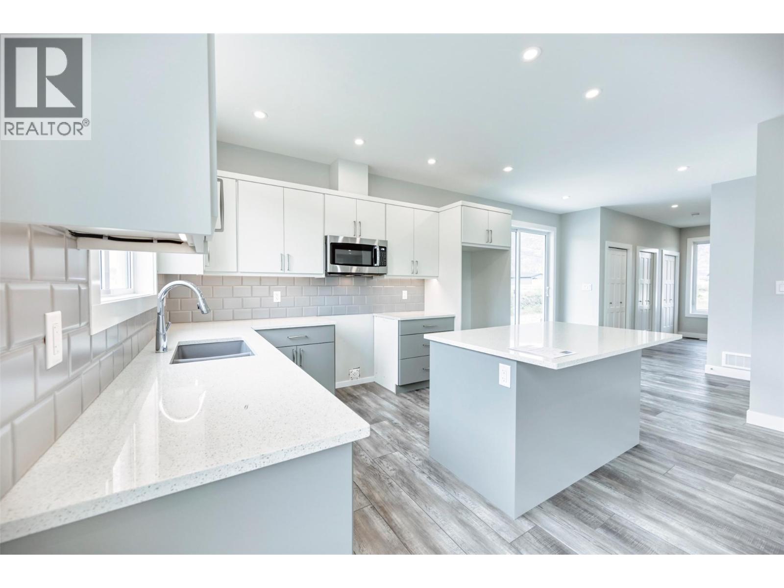 Picture for 3 Wood Duck  Way https://www.cirrealty.ca/reb/bc/2/10365572_13.jpg