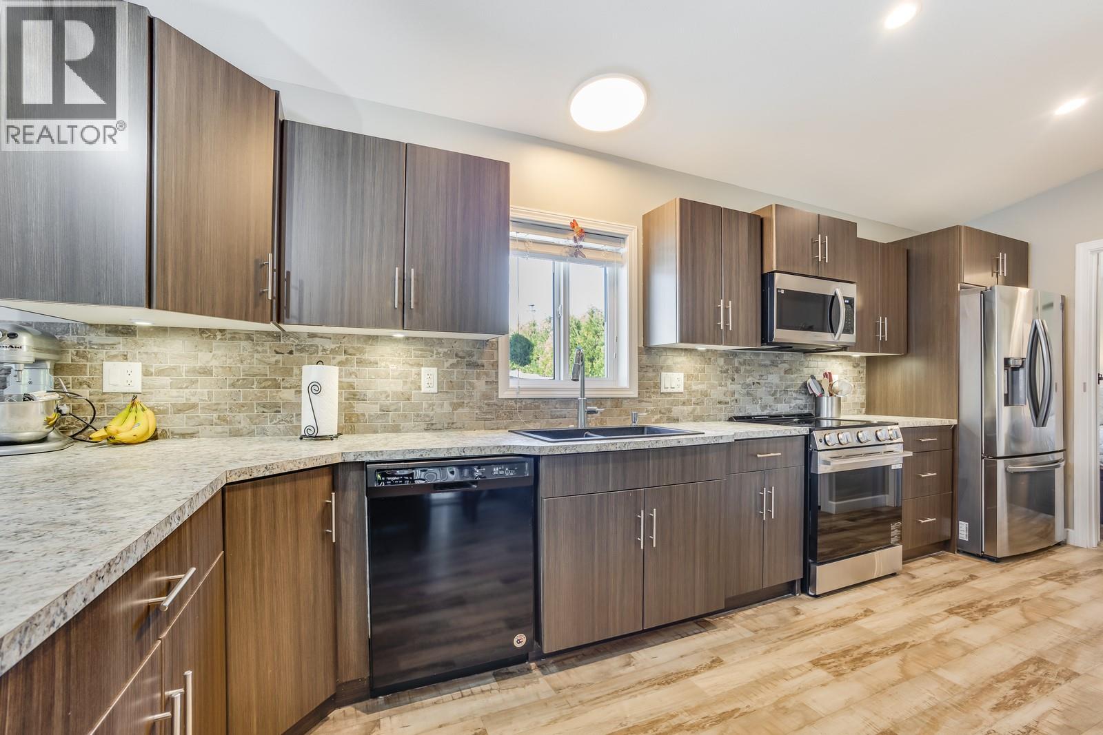 Picture for Unit #145, 1133 Findlay  Road https://www.cirrealty.ca/reb/bc/2/10365582_10.jpg