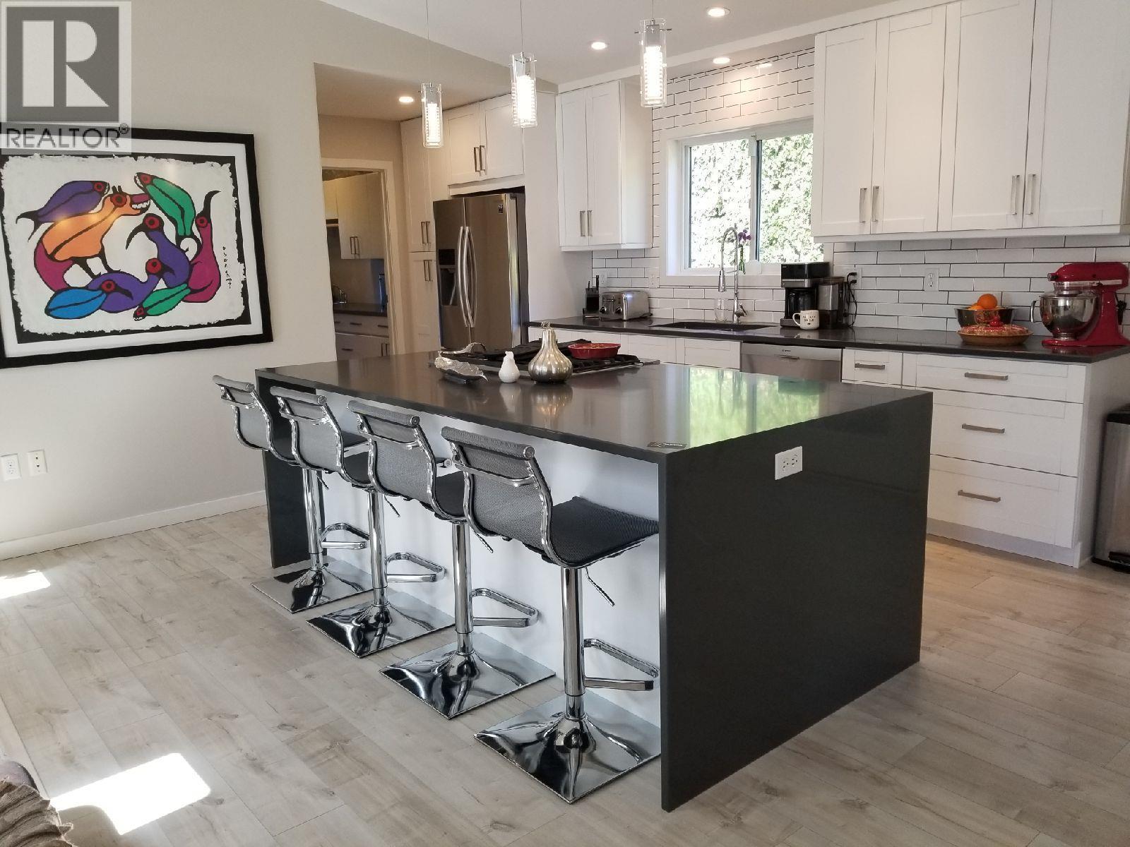 Picture for 622 Bechard  Road https://www.cirrealty.ca/reb/bc/2/10365602_9.jpg