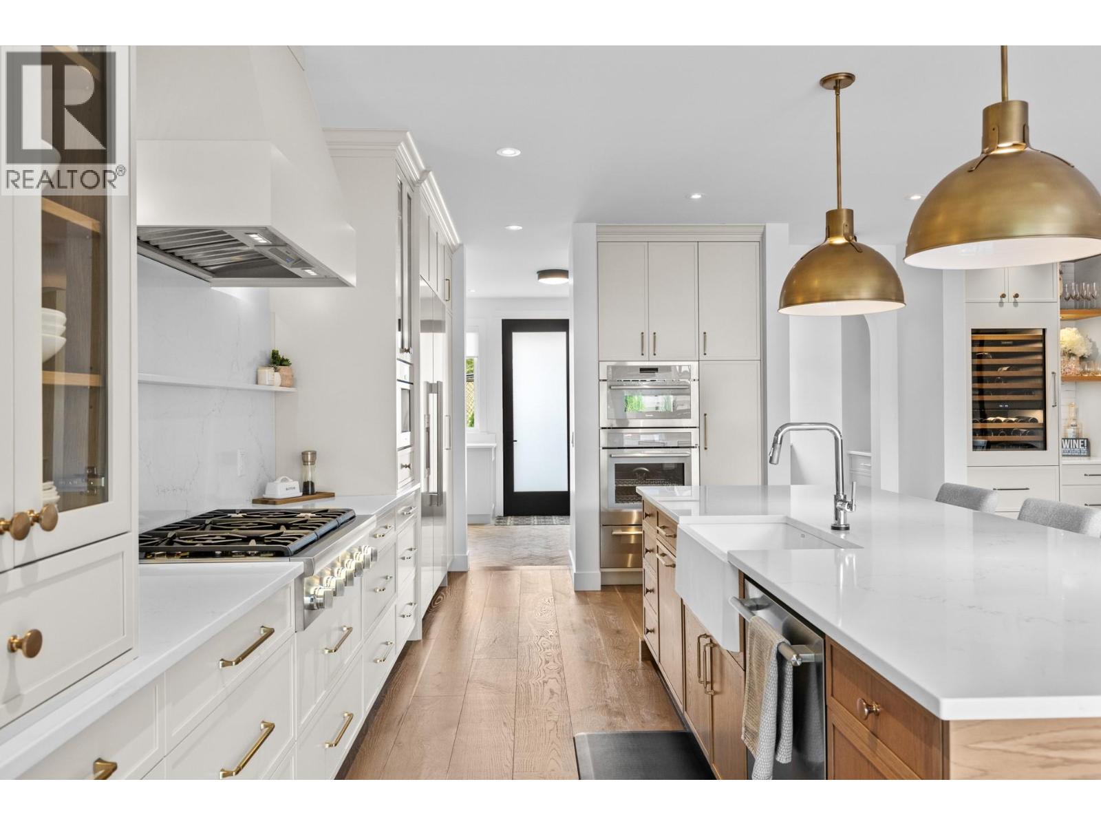 Picture for 4243 Russo  Street https://www.cirrealty.ca/reb/bc/2/10365612_13.jpg