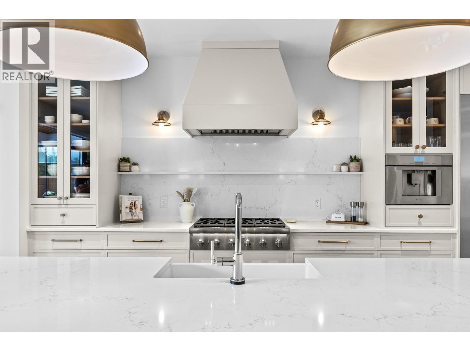 Picture for 4243 Russo  Street https://www.cirrealty.ca/reb/bc/2/10365612_15.jpg