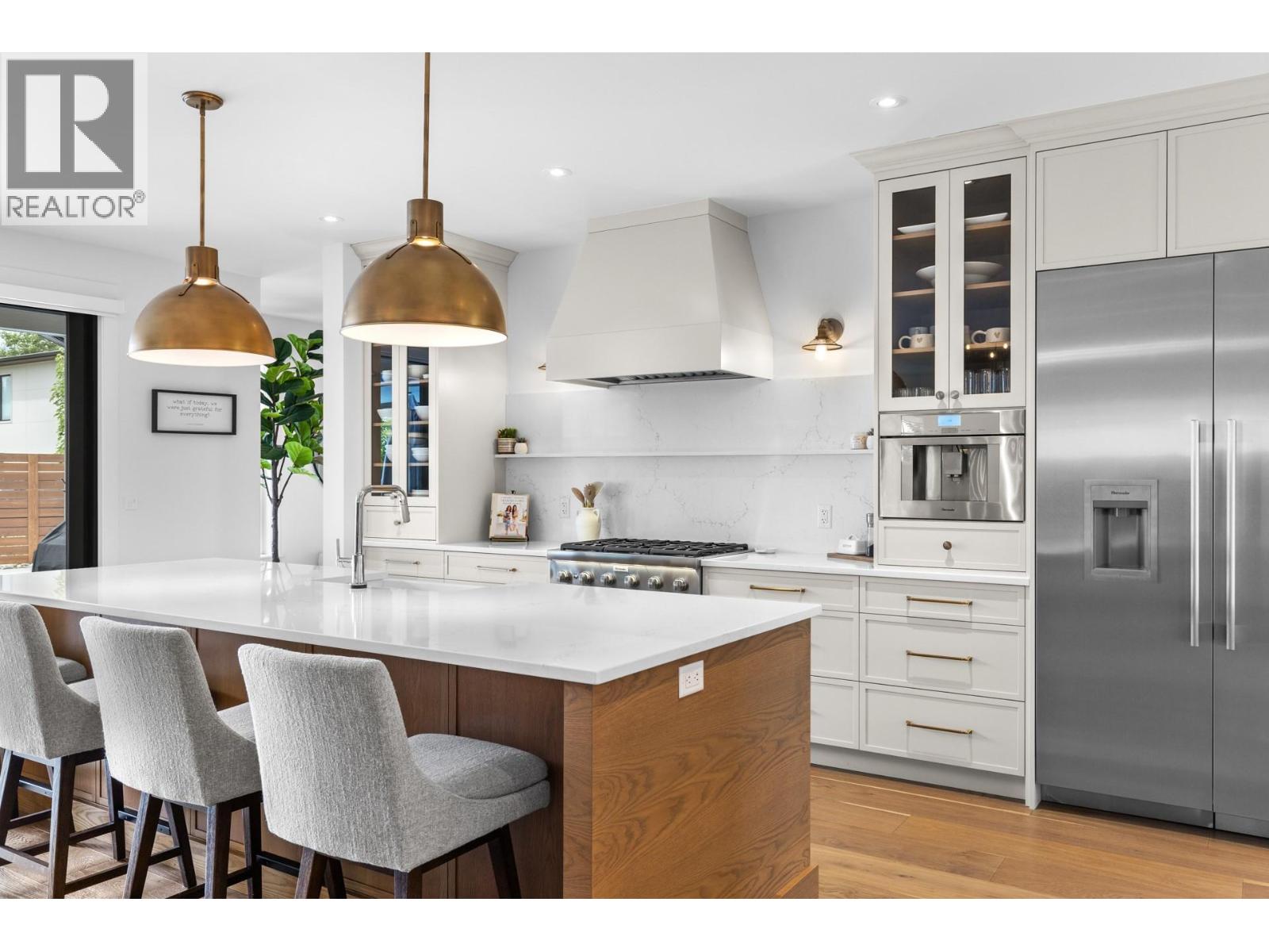 Picture for 4243 Russo  Street https://www.cirrealty.ca/reb/bc/2/10365612_16.jpg