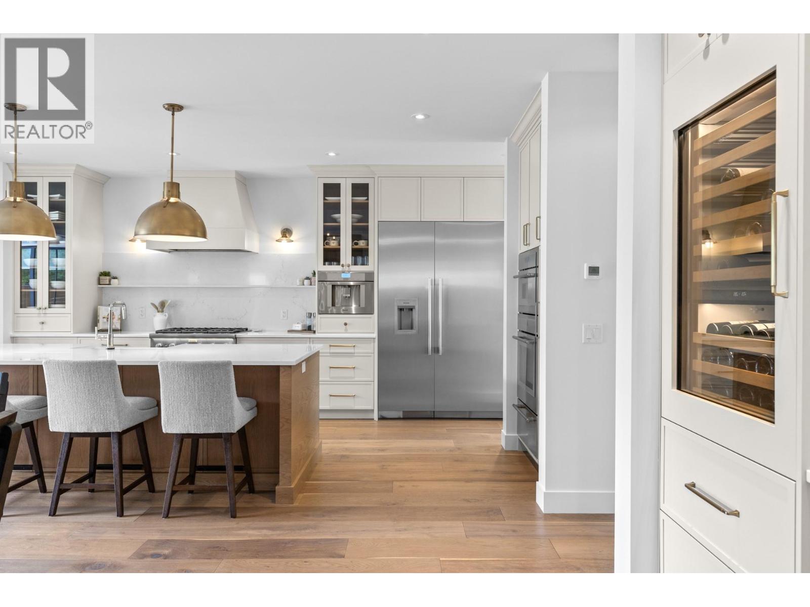 Picture for 4243 Russo  Street https://www.cirrealty.ca/reb/bc/2/10365612_17.jpg