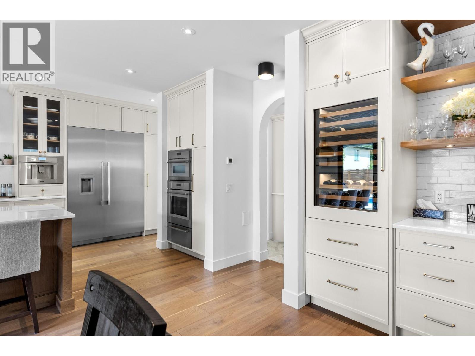 Picture for 4243 Russo  Street https://www.cirrealty.ca/reb/bc/2/10365612_19.jpg