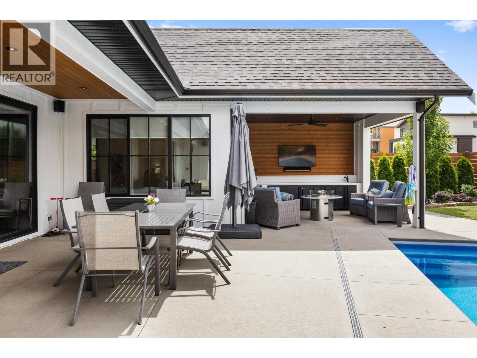 Picture for 4243 Russo  Street https://www.cirrealty.ca/reb/bc/2/10365612_33.jpg