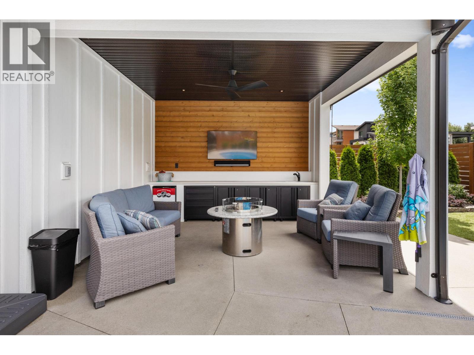 Picture for 4243 Russo  Street https://www.cirrealty.ca/reb/bc/2/10365612_34.jpg