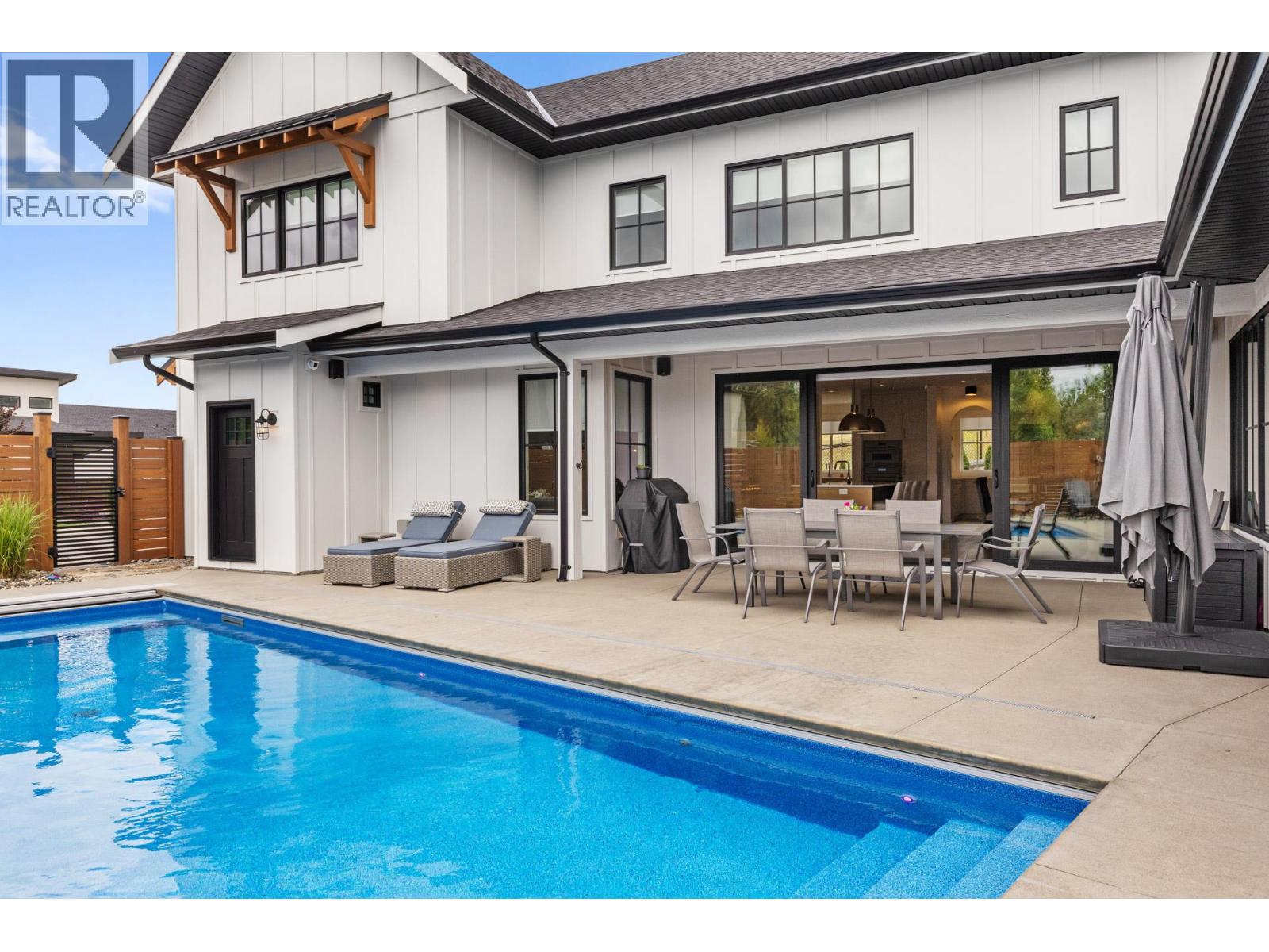 Picture for 4243 Russo  Street https://www.cirrealty.ca/reb/bc/2/10365612_38.jpg