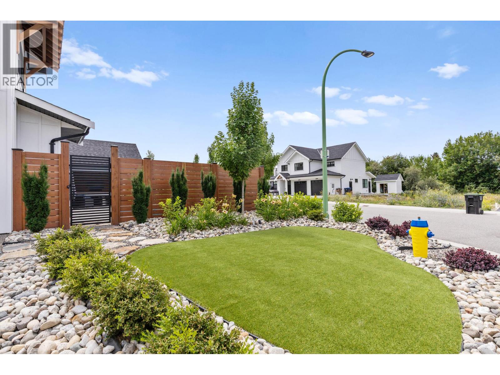 Picture for 4243 Russo  Street https://www.cirrealty.ca/reb/bc/2/10365612_40.jpg