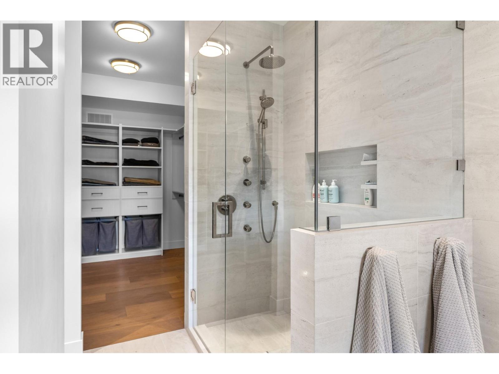 Picture for 4243 Russo  Street https://www.cirrealty.ca/reb/bc/2/10365612_45.jpg