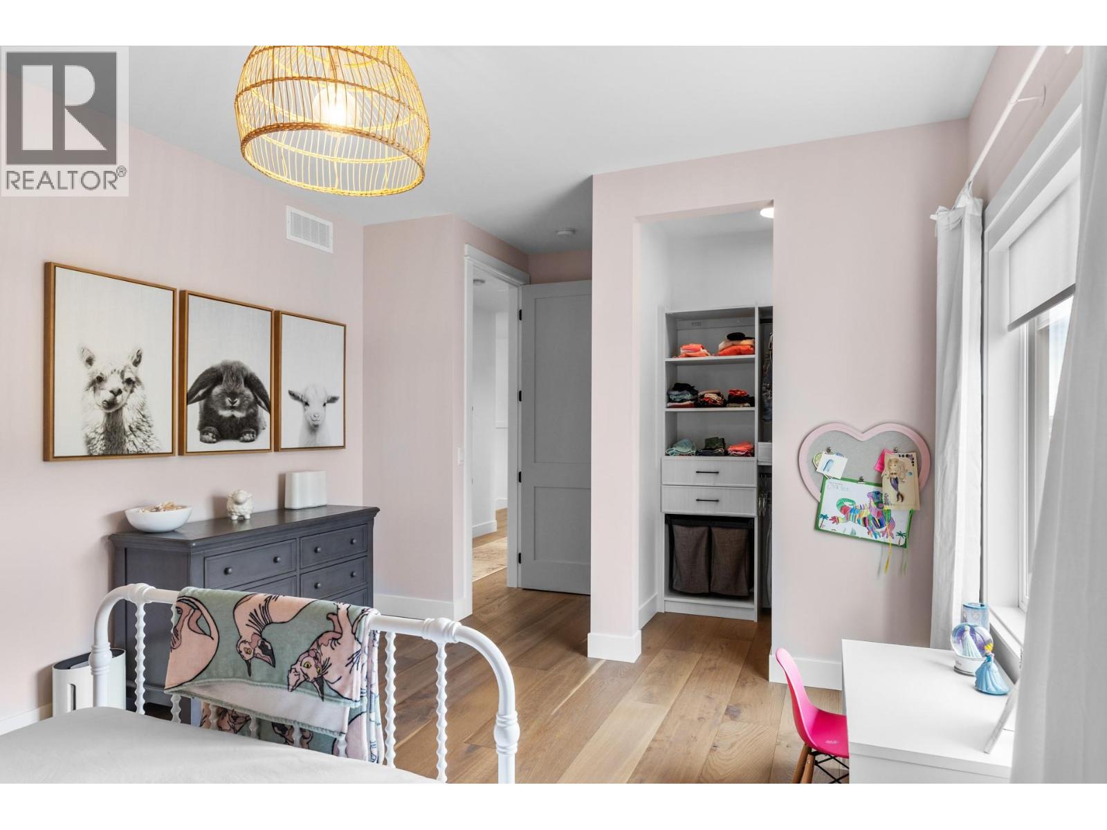 Picture for 4243 Russo  Street https://www.cirrealty.ca/reb/bc/2/10365612_48.jpg