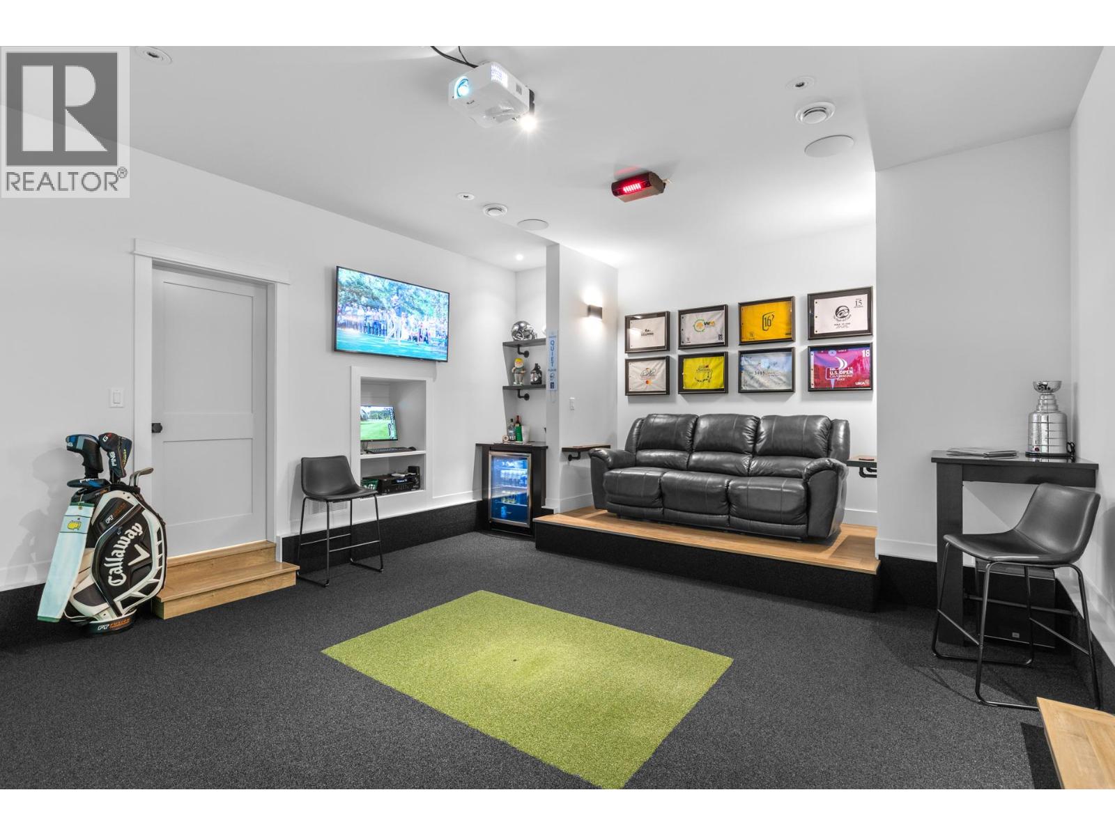 Picture for 4243 Russo  Street https://www.cirrealty.ca/reb/bc/2/10365612_61.jpg