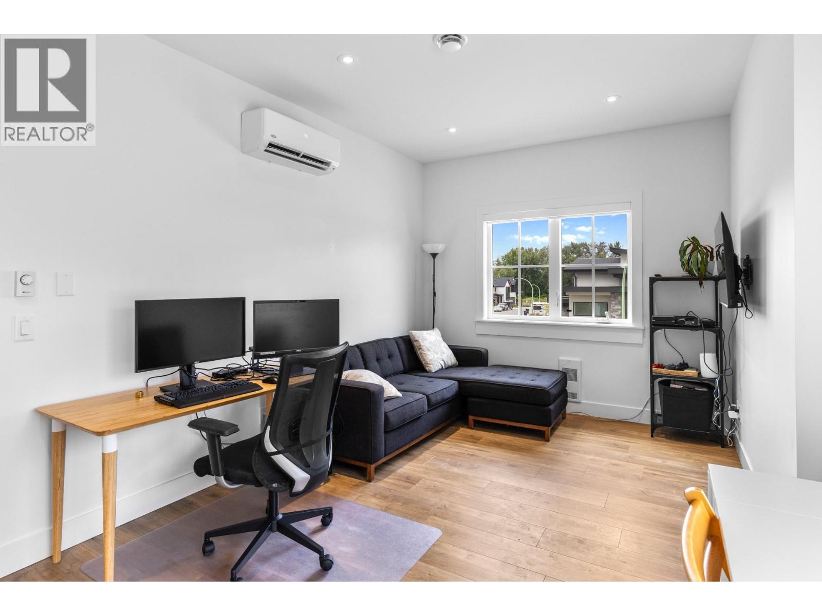 Picture for 4243 Russo  Street https://www.cirrealty.ca/reb/bc/2/10365612_71.jpg