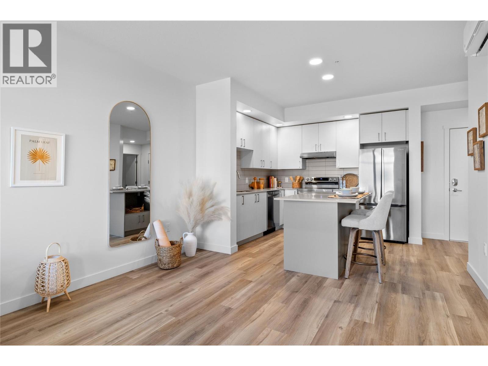 Picture for Unit #313, 1111 Frost  Road https://www.cirrealty.ca/reb/bc/2/10365642_10.jpg