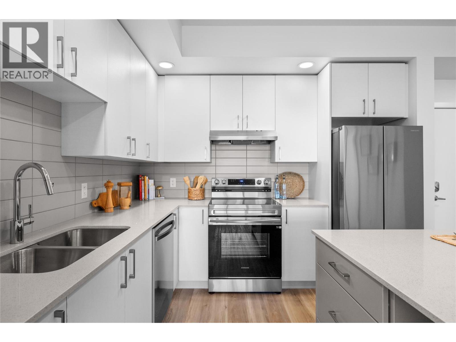 Picture for Unit #313, 1111 Frost  Road https://www.cirrealty.ca/reb/bc/2/10365642_7.jpg