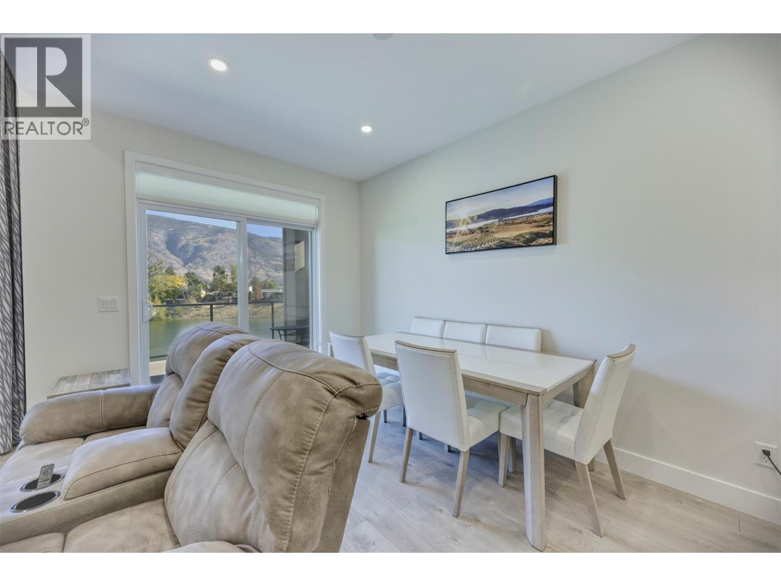 Picture for Unit #5, 8000 VEDETTE  Drive https://www.cirrealty.ca/reb/bc/2/10365712_13.jpg