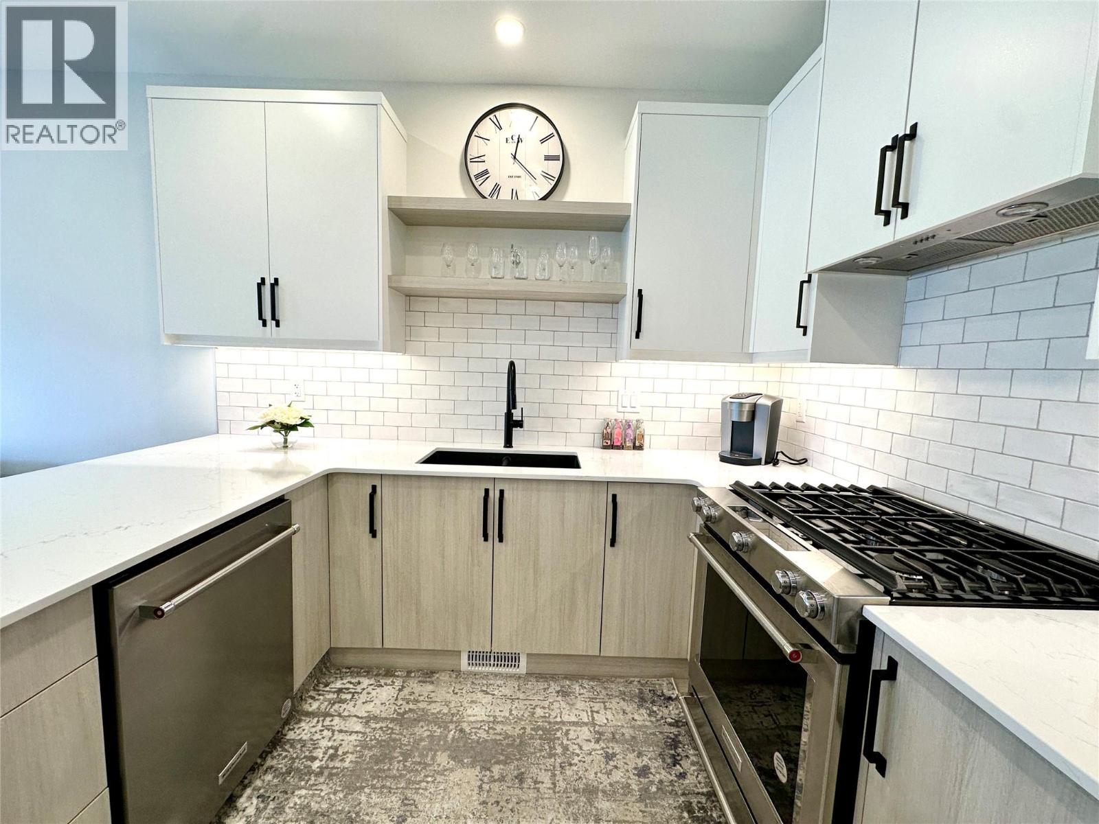 Picture for Unit #5, 8000 VEDETTE  Drive https://www.cirrealty.ca/reb/bc/2/10365712_14.jpg