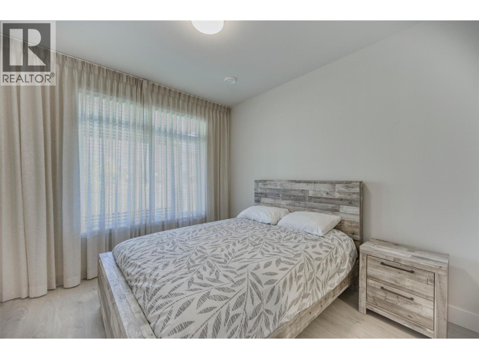 Picture for Unit #5, 8000 VEDETTE  Drive https://www.cirrealty.ca/reb/bc/2/10365712_20.jpg