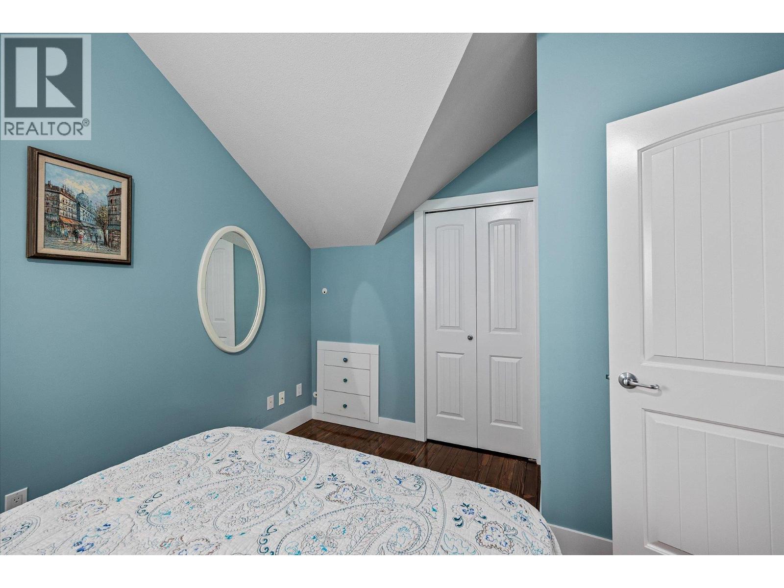 Picture for 885 Patterson  Avenue https://www.cirrealty.ca/reb/bc/2/10365722_26.jpg