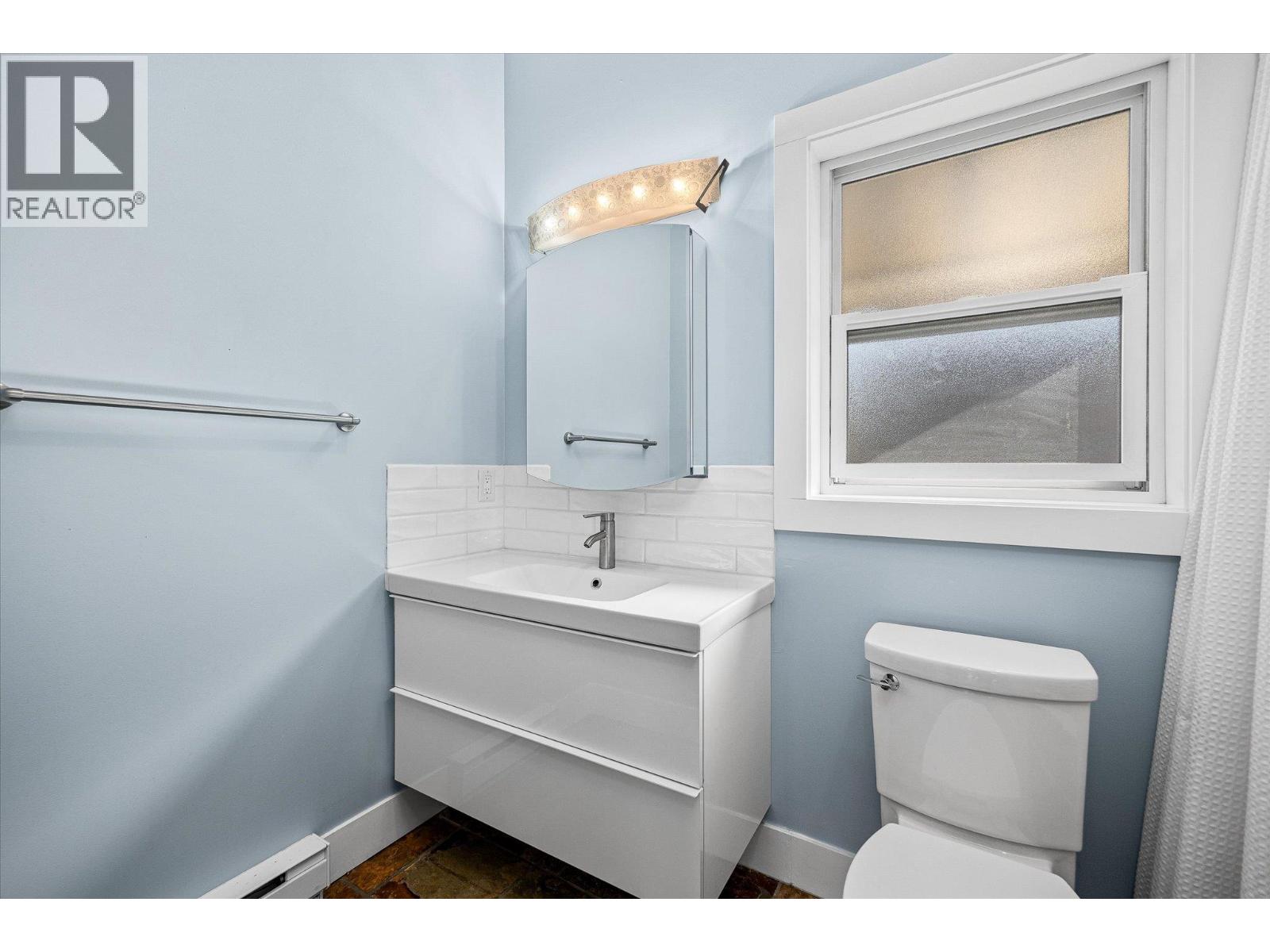 Picture for 885 Patterson  Avenue https://www.cirrealty.ca/reb/bc/2/10365722_28.jpg