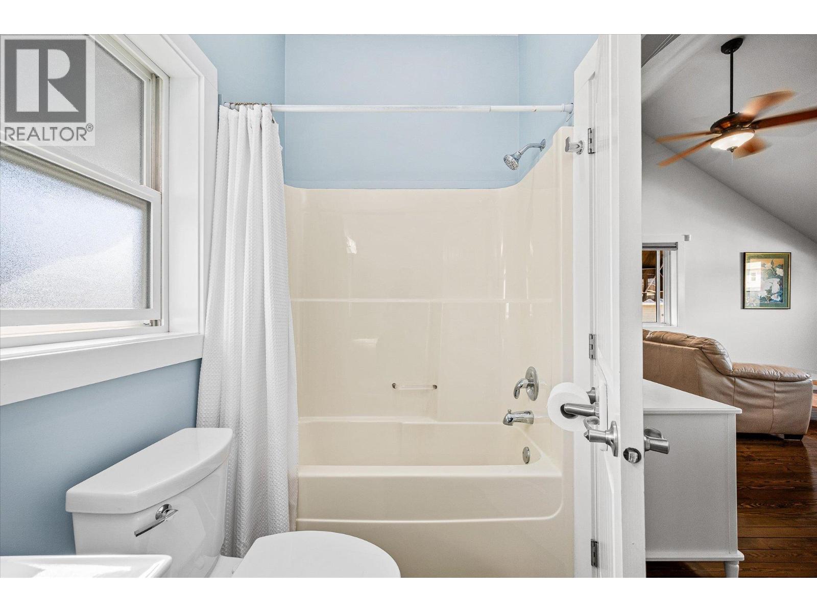 Picture for 885 Patterson  Avenue https://www.cirrealty.ca/reb/bc/2/10365722_29.jpg