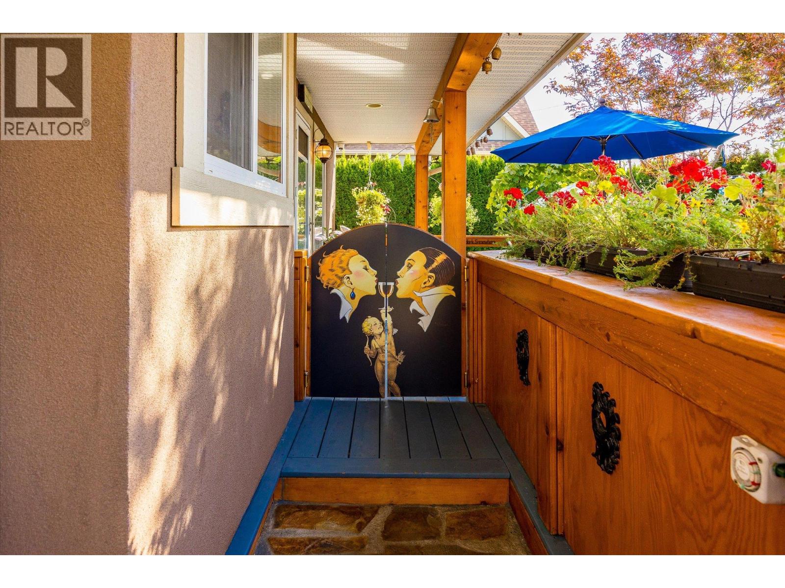 Picture for 885 Patterson  Avenue https://www.cirrealty.ca/reb/bc/2/10365722_37.jpg