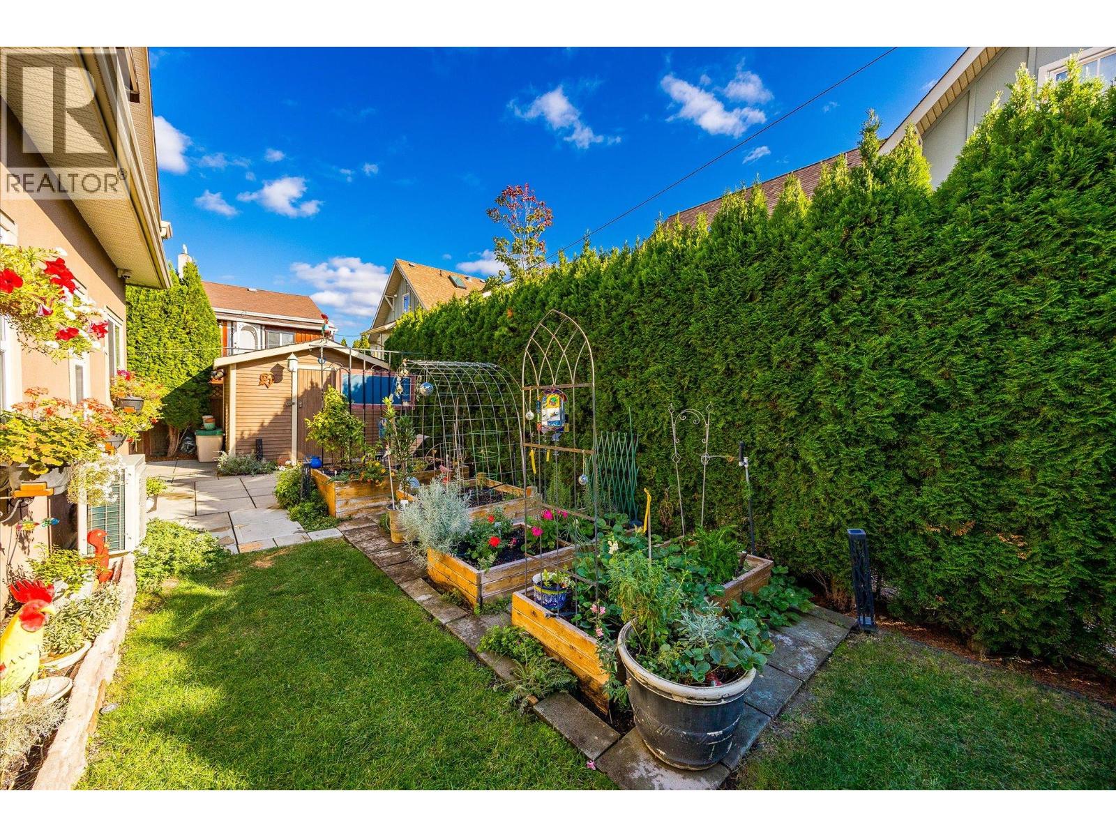 Picture for 885 Patterson  Avenue https://www.cirrealty.ca/reb/bc/2/10365722_45.jpg