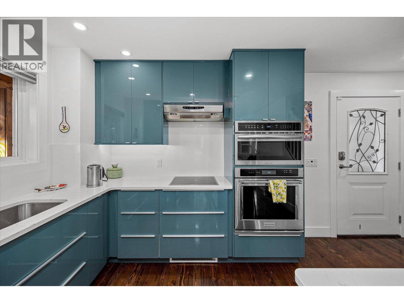 Picture for 885 Patterson  Avenue https://www.cirrealty.ca/reb/bc/2/10365722_9.jpg