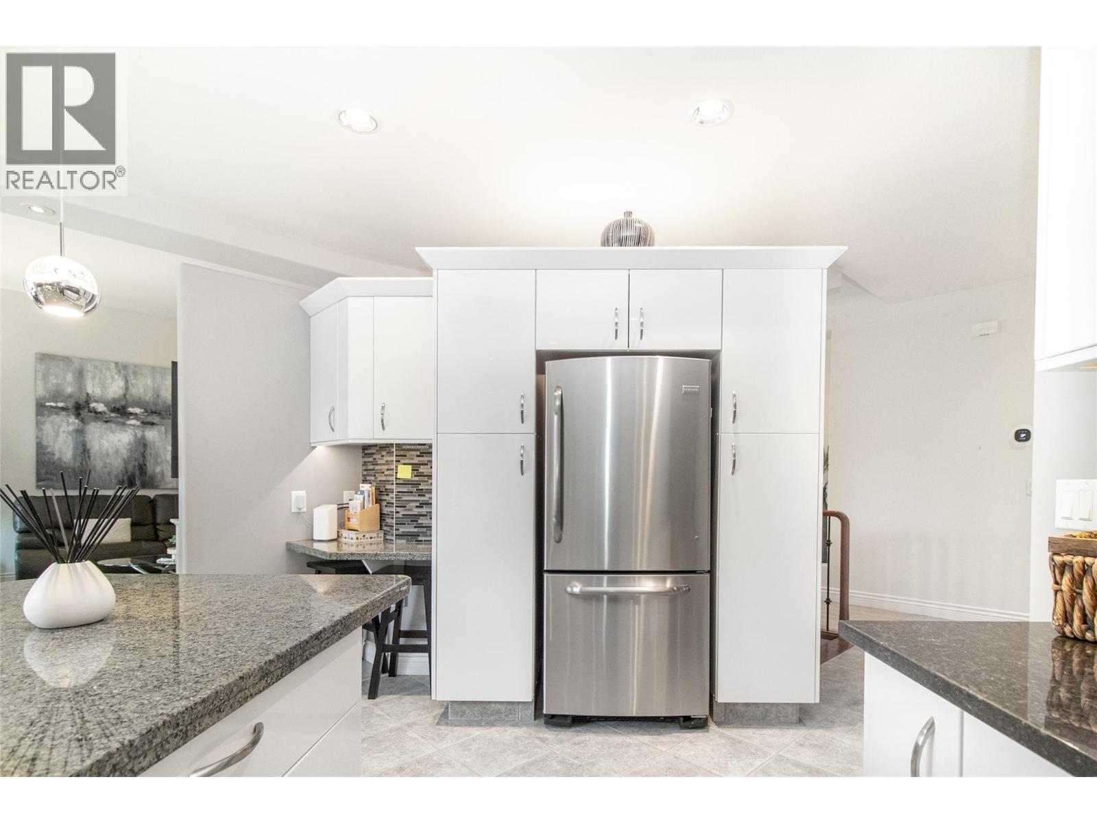 Picture for 3349 Larkspur  Court https://www.cirrealty.ca/reb/bc/2/10365792_15.jpg