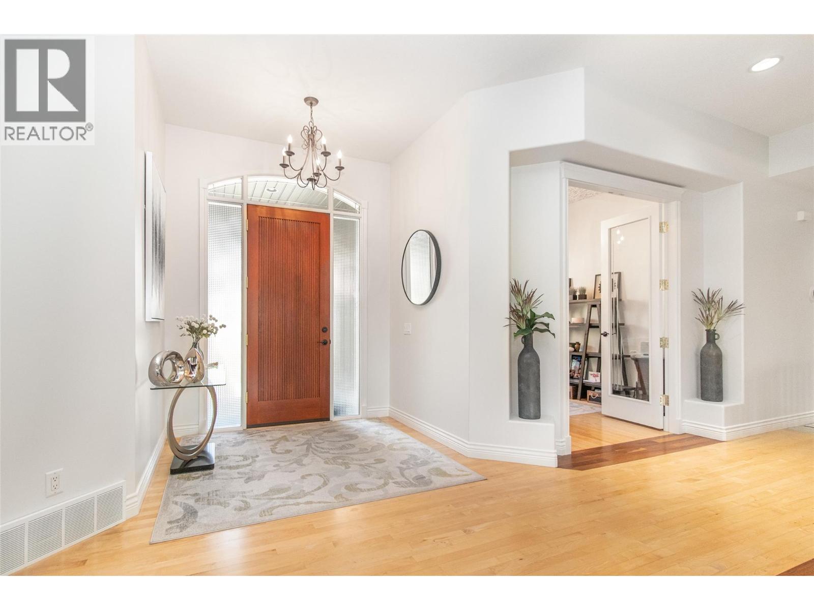 Picture for 3349 Larkspur  Court https://www.cirrealty.ca/reb/bc/2/10365792_16.jpg