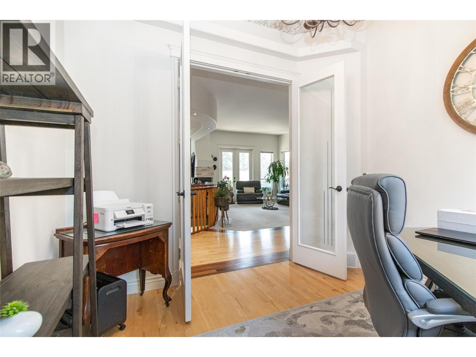 Picture for 3349 Larkspur  Court https://www.cirrealty.ca/reb/bc/2/10365792_18.jpg