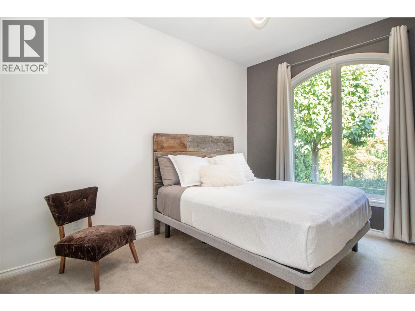 Picture for 3349 Larkspur  Court https://www.cirrealty.ca/reb/bc/2/10365792_28.jpg