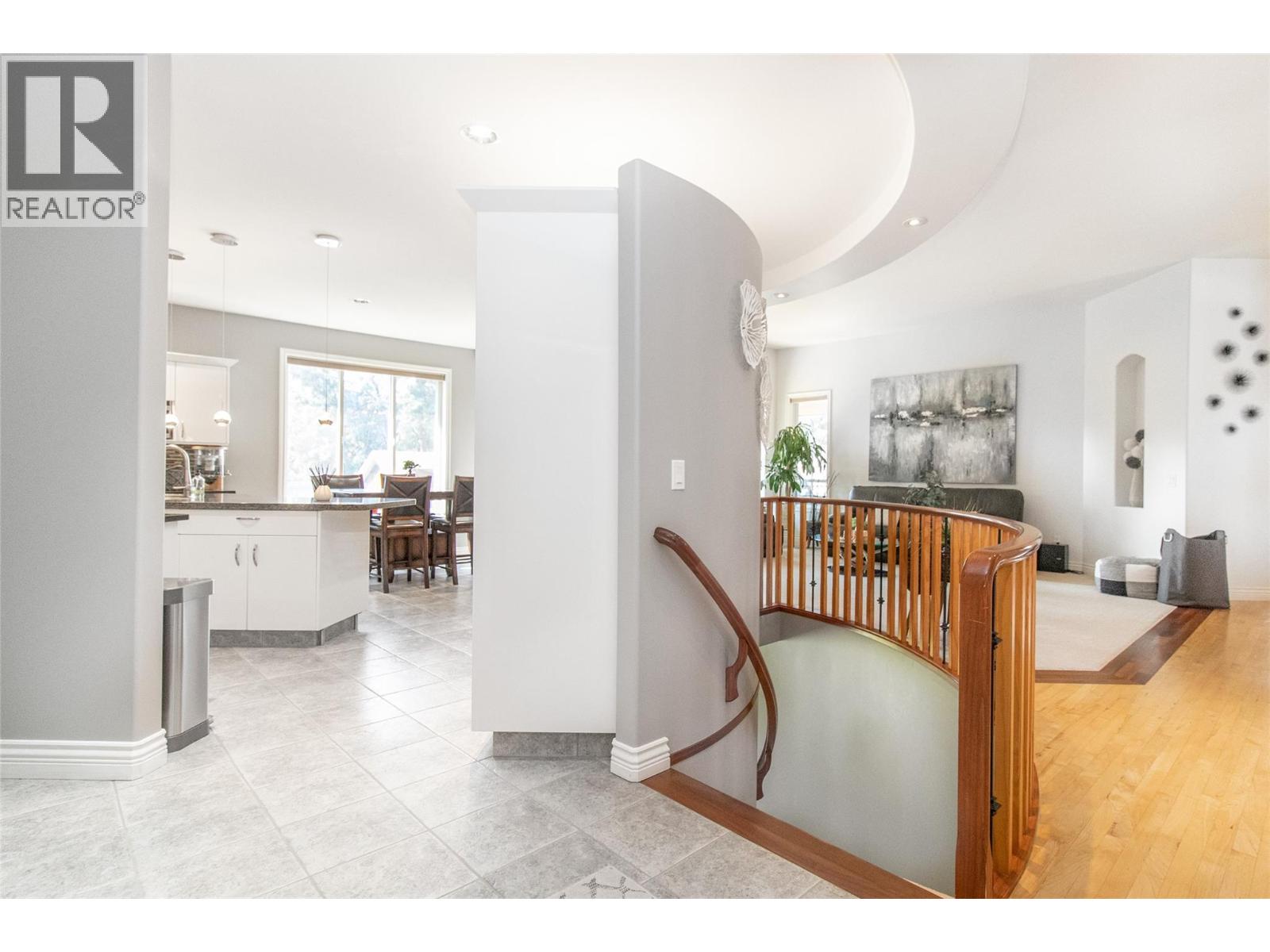 Picture for 3349 Larkspur  Court https://www.cirrealty.ca/reb/bc/2/10365792_35.jpg