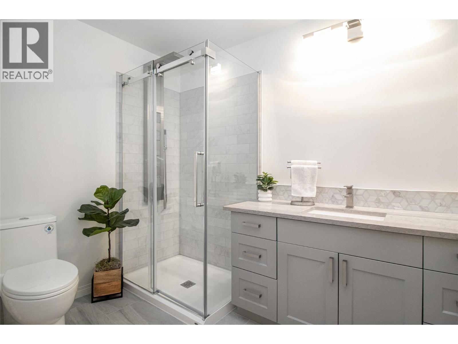 Picture for 3349 Larkspur  Court https://www.cirrealty.ca/reb/bc/2/10365792_43.jpg