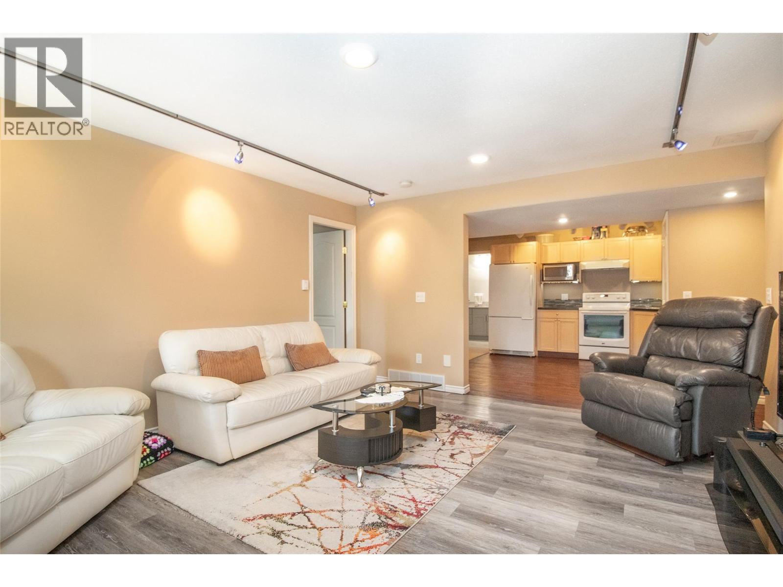 Picture for 3349 Larkspur  Court https://www.cirrealty.ca/reb/bc/2/10365792_46.jpg