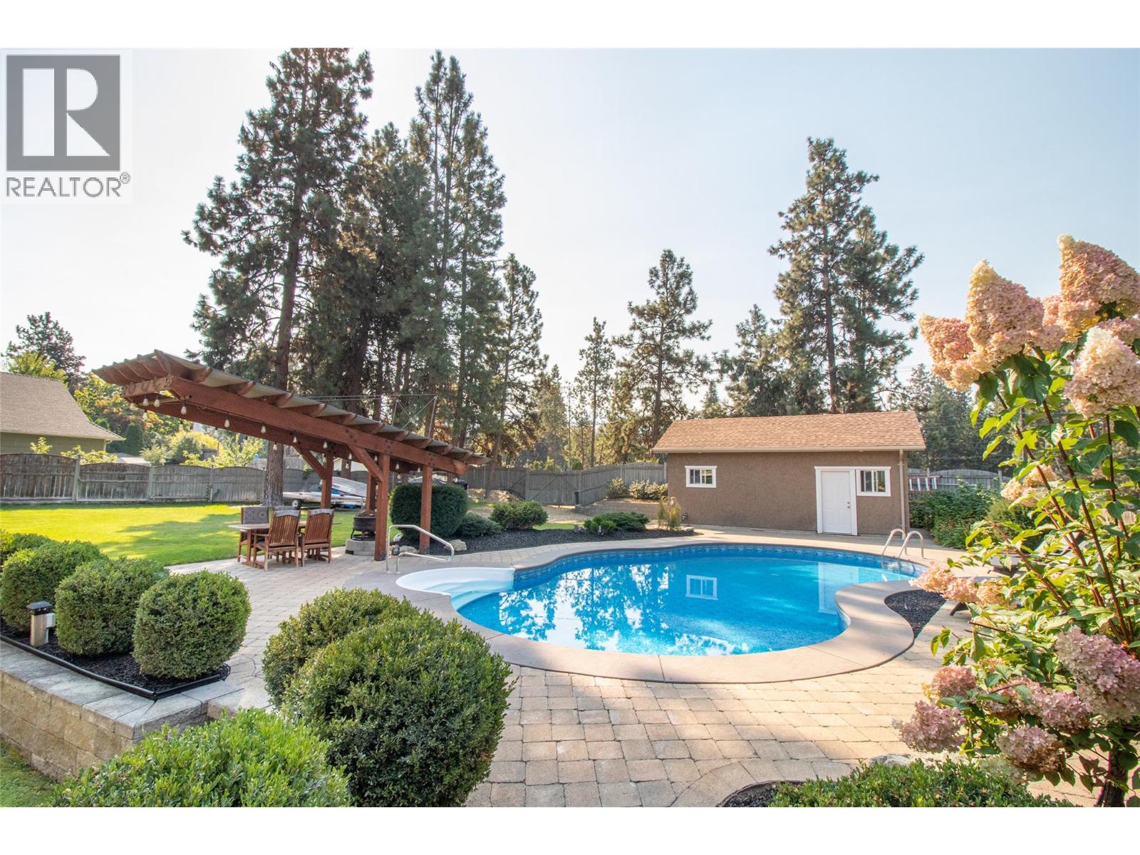 Picture for 3349 Larkspur  Court https://www.cirrealty.ca/reb/bc/2/10365792_61.jpg