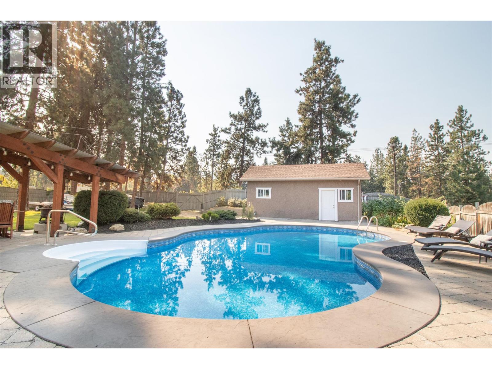 Picture for 3349 Larkspur  Court https://www.cirrealty.ca/reb/bc/2/10365792_62.jpg