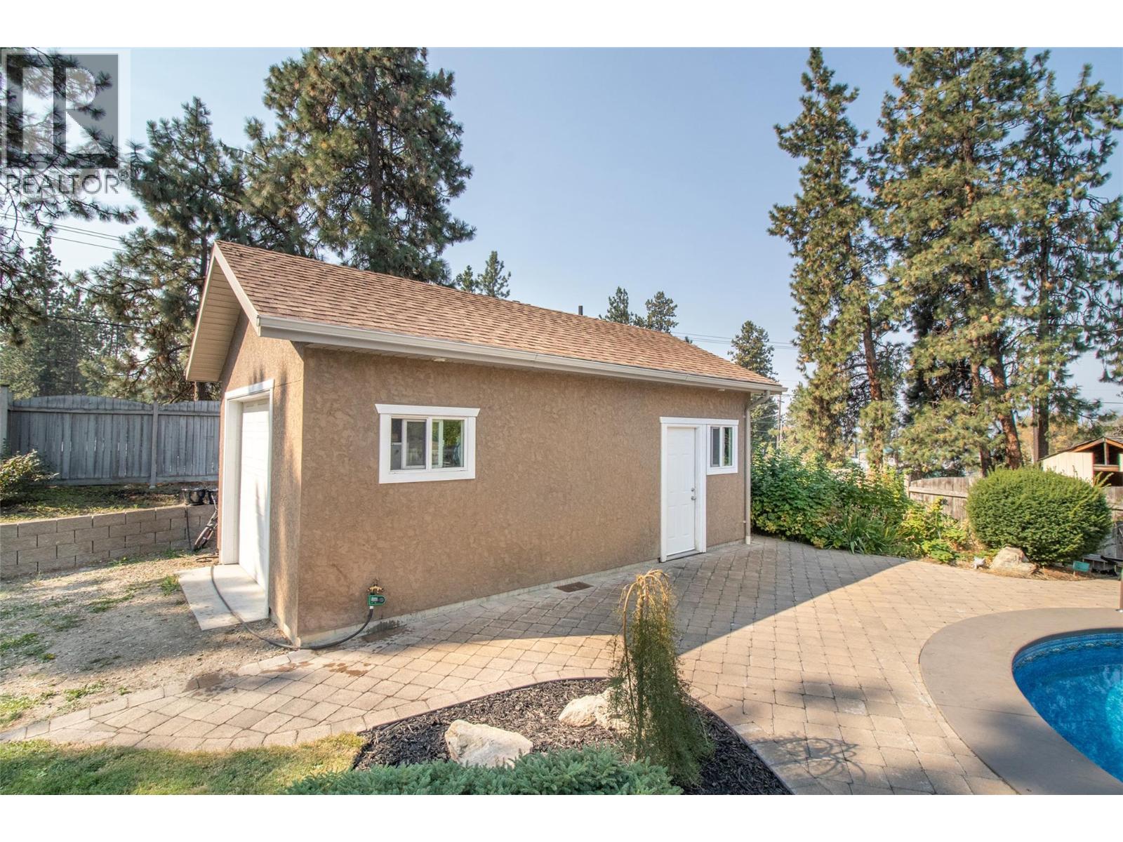 Picture for 3349 Larkspur  Court https://www.cirrealty.ca/reb/bc/2/10365792_63.jpg