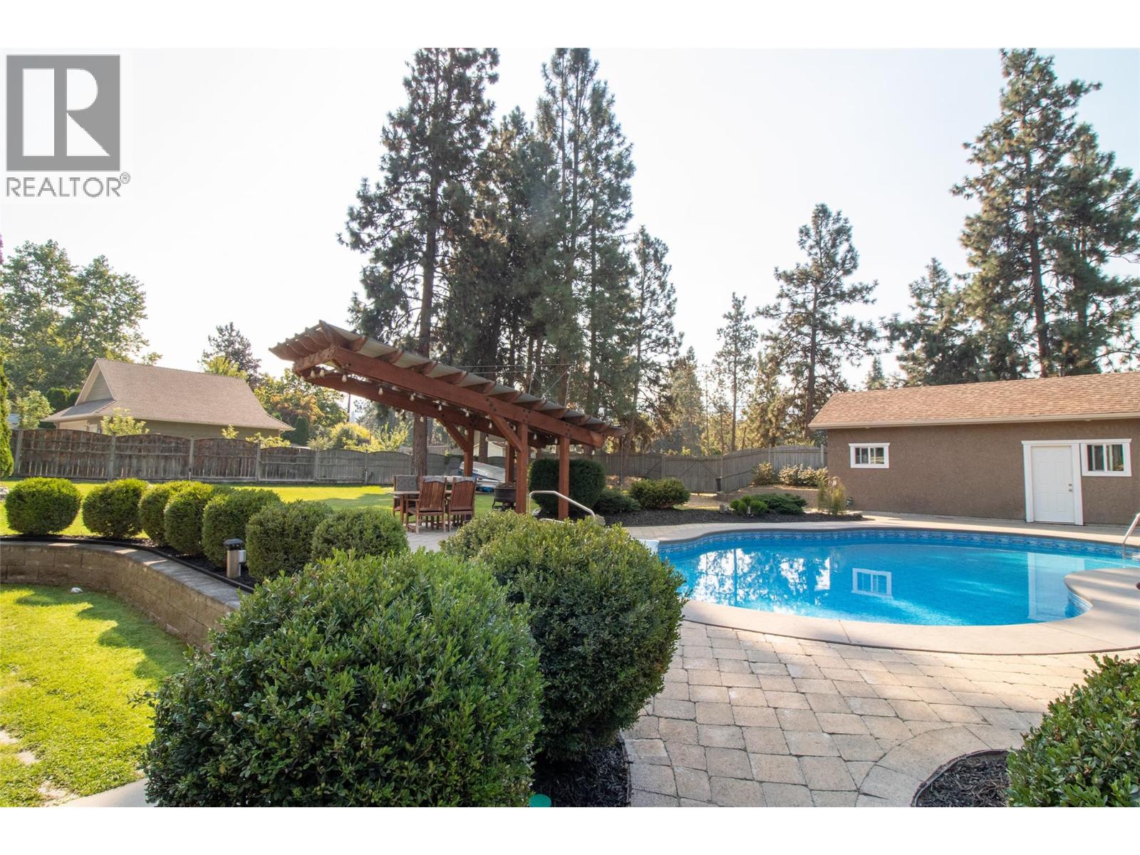 Picture for 3349 Larkspur  Court https://www.cirrealty.ca/reb/bc/2/10365792_69.jpg