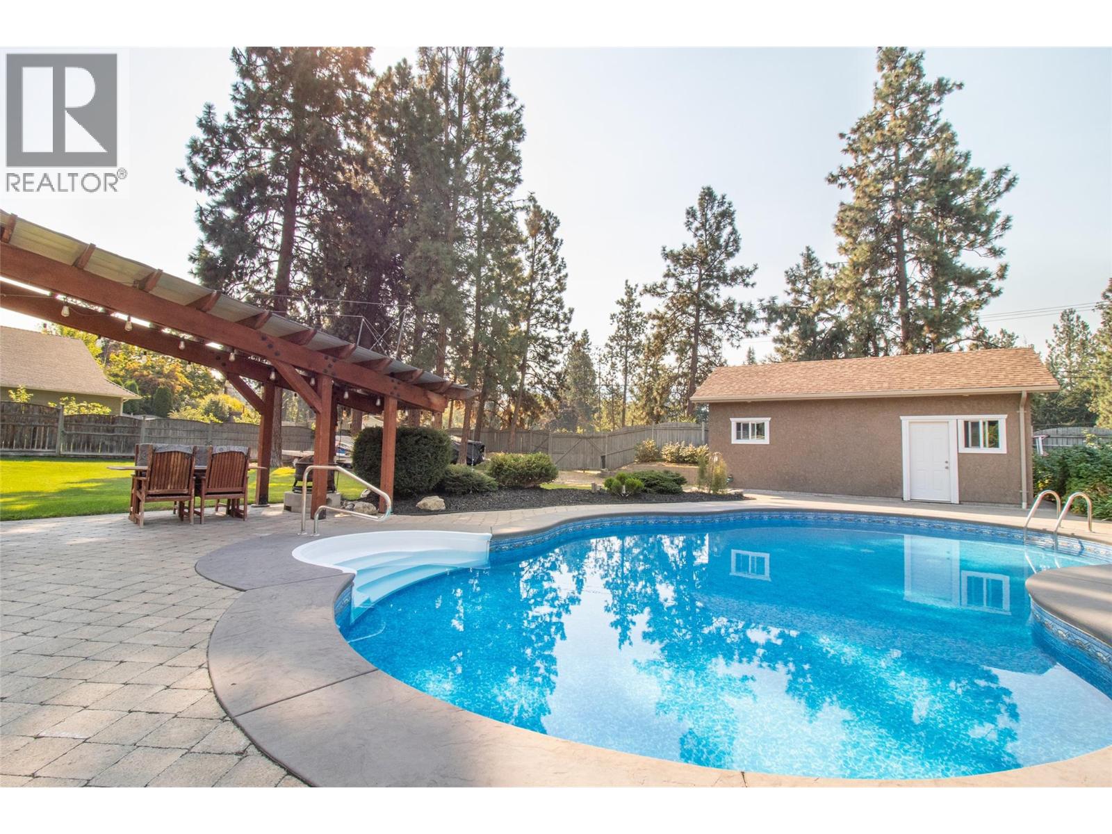 Picture for 3349 Larkspur  Court https://www.cirrealty.ca/reb/bc/2/10365792_70.jpg