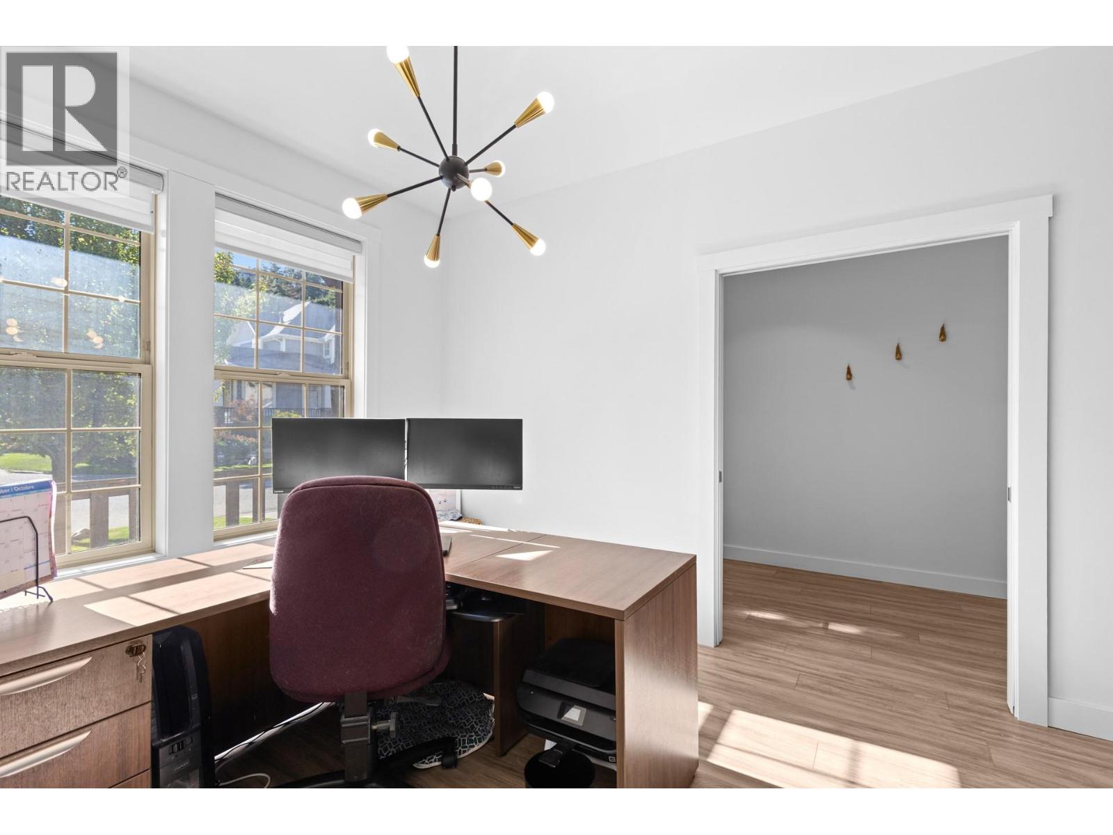 Picture for 898 Paret  Crescent https://www.cirrealty.ca/reb/bc/2/10365802_12.jpg