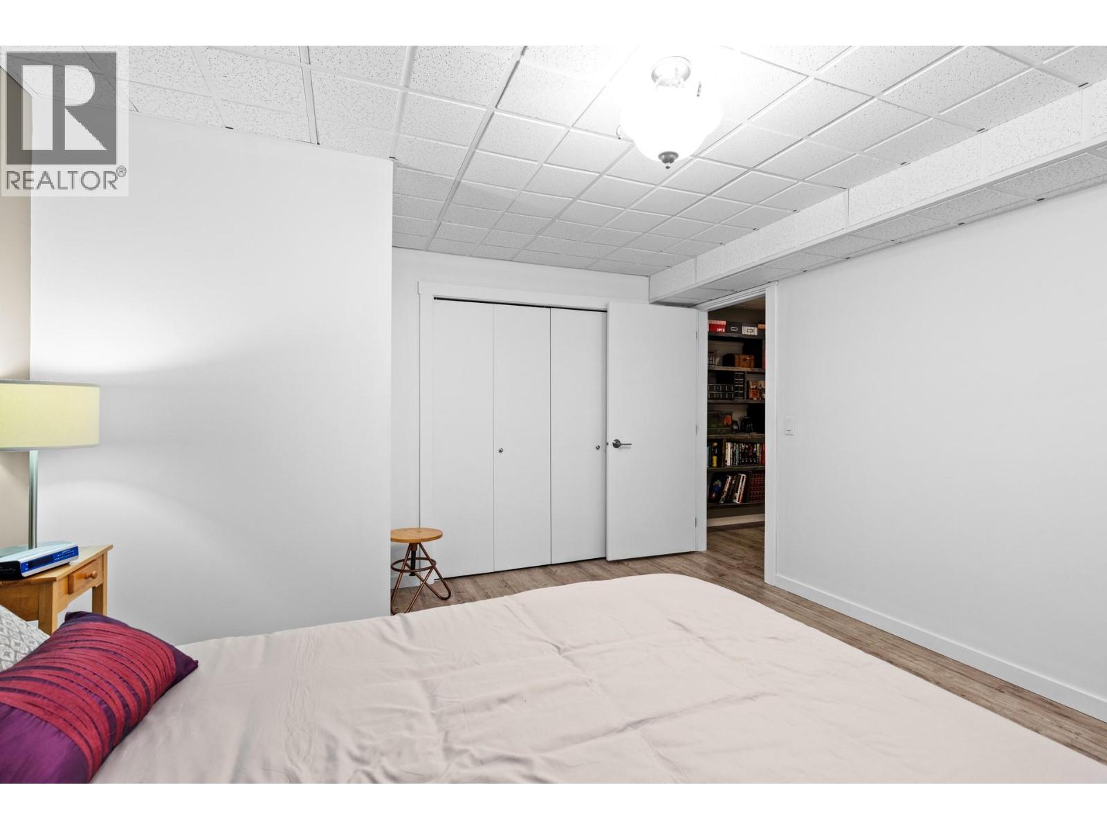 Picture for 898 Paret  Crescent https://www.cirrealty.ca/reb/bc/2/10365802_51.jpg