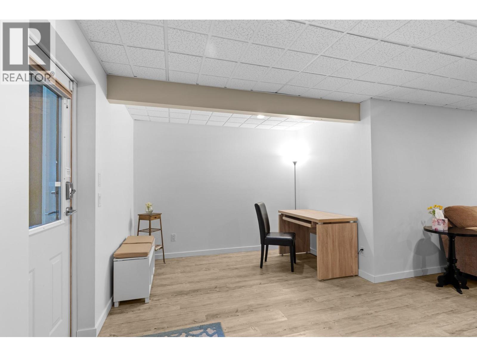 Picture for 898 Paret  Crescent https://www.cirrealty.ca/reb/bc/2/10365802_58.jpg