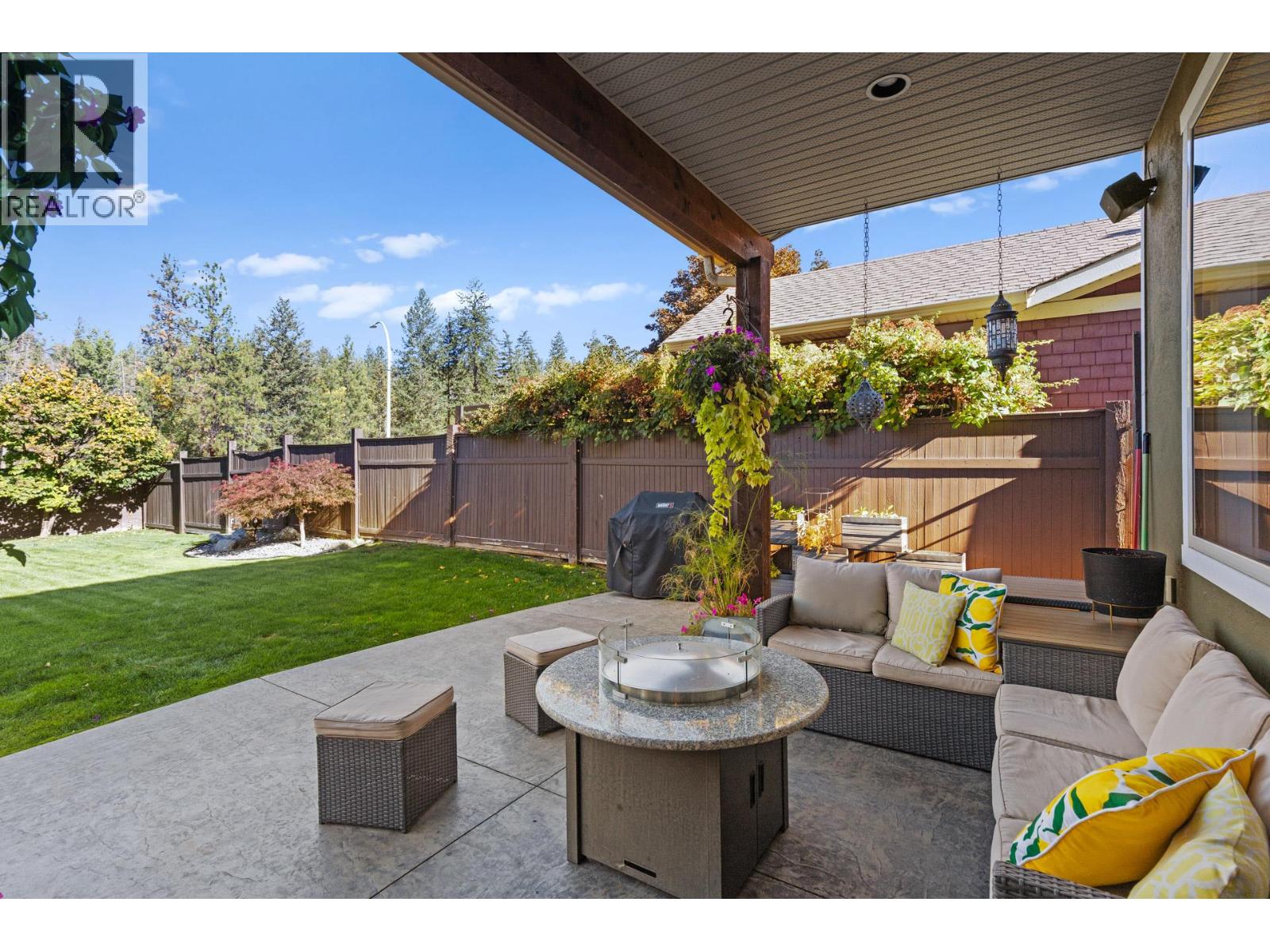 Picture for 898 Paret  Crescent https://www.cirrealty.ca/reb/bc/2/10365802_63.jpg