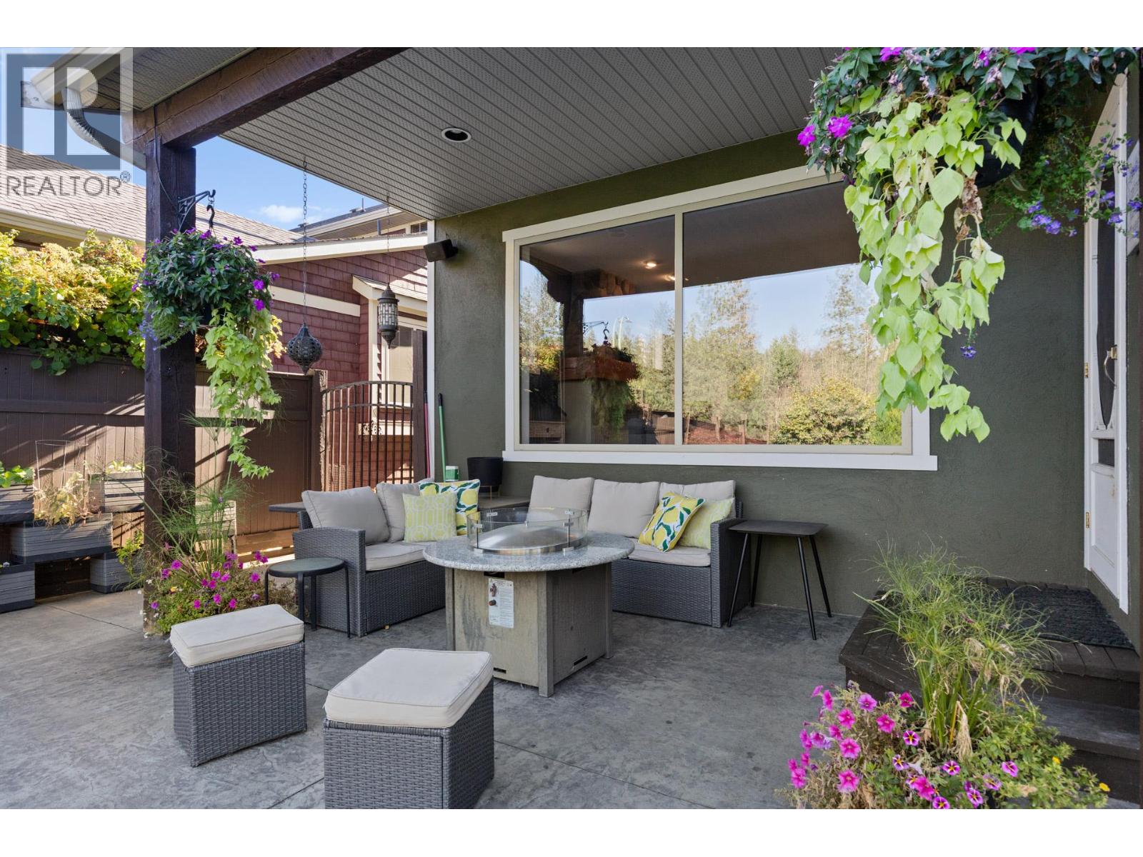 Picture for 898 Paret  Crescent https://www.cirrealty.ca/reb/bc/2/10365802_64.jpg