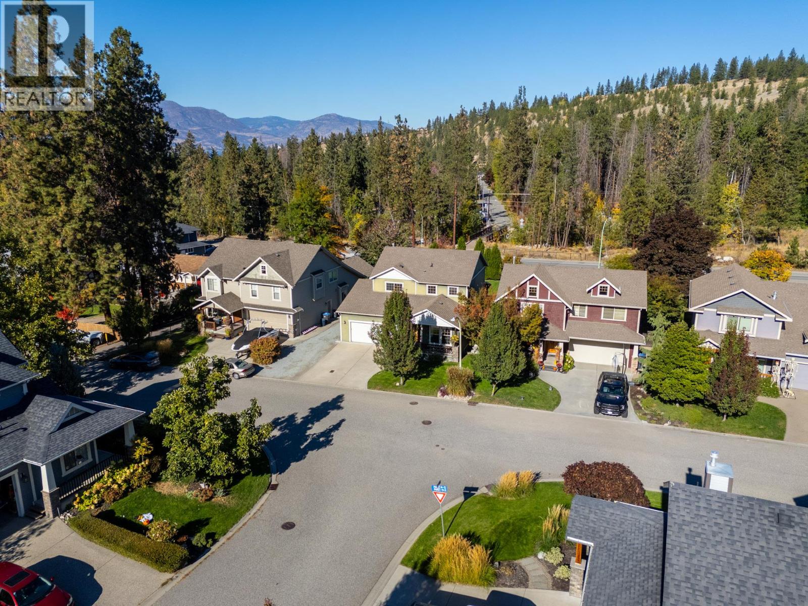 Picture for 898 Paret  Crescent https://www.cirrealty.ca/reb/bc/2/10365802_73.jpg