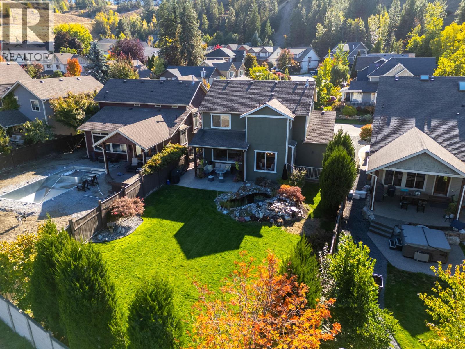 Picture for 898 Paret  Crescent https://www.cirrealty.ca/reb/bc/2/10365802_75.jpg