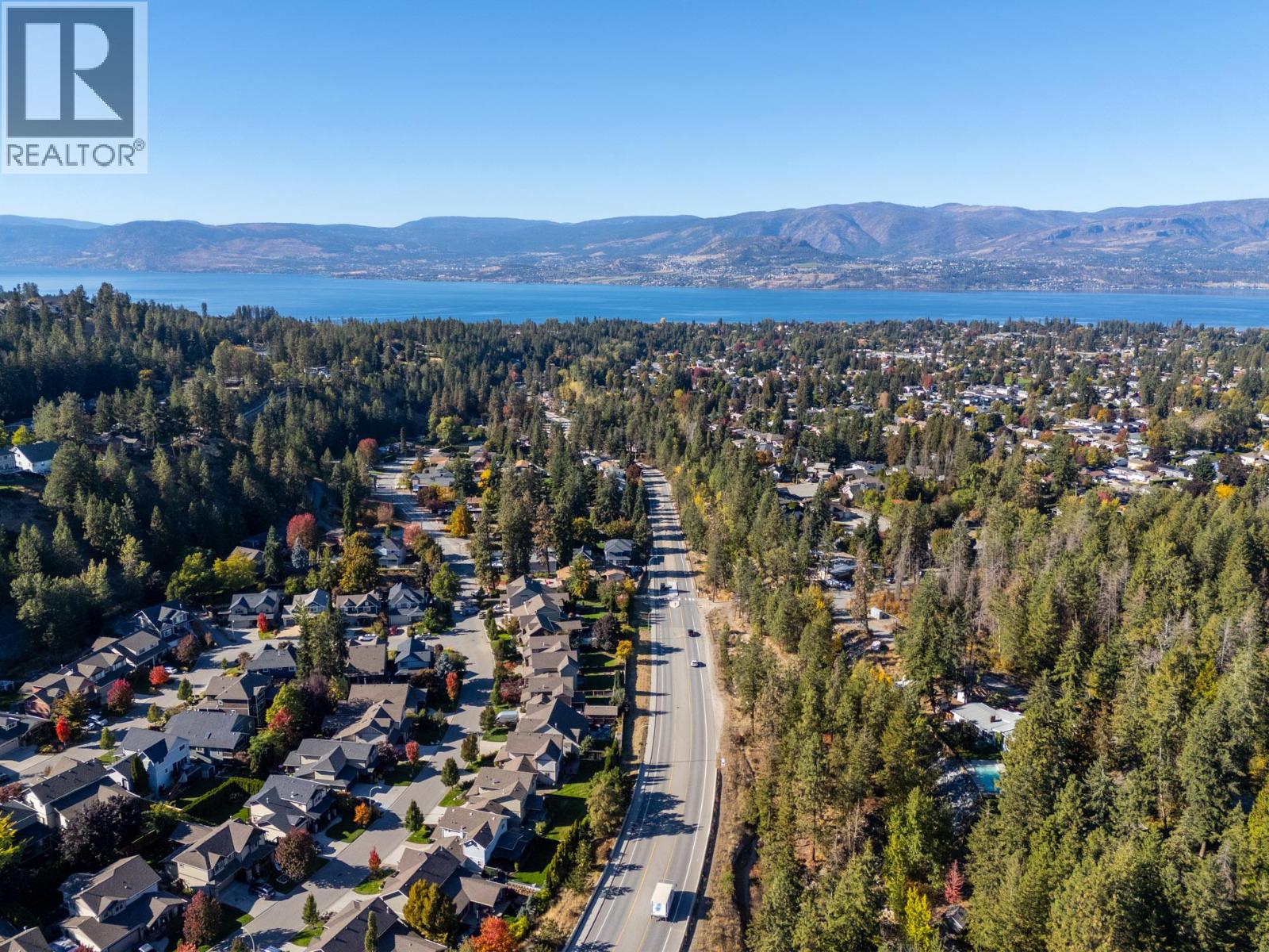 Picture for 898 Paret  Crescent https://www.cirrealty.ca/reb/bc/2/10365802_77.jpg