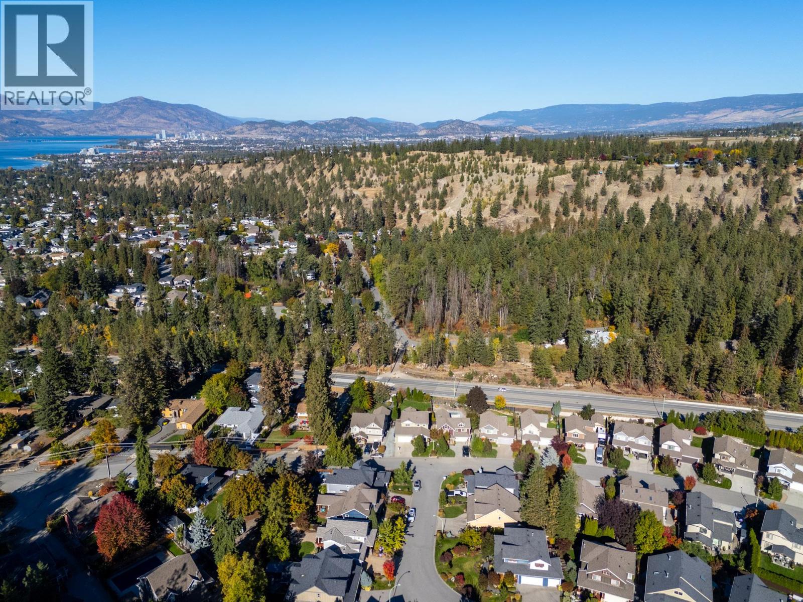 Picture for 898 Paret  Crescent https://www.cirrealty.ca/reb/bc/2/10365802_79.jpg